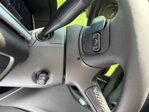 Used 2025 Jeep Grand Cherokee Limited w/ Luxury Tech Group II image 14