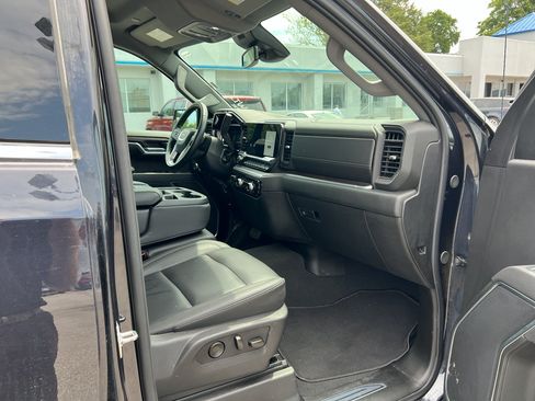 Used 2026 GMC Sierra 1500 SLT AWD/4WD image 12
