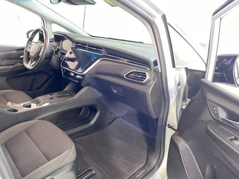 Used 2023 Chevrolet Bolt LT image 36