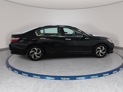 Used 2017 Honda Accord LX image 5