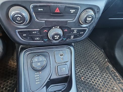 Used 2018 Jeep Compass Trailhawk AWD/4WD image 21