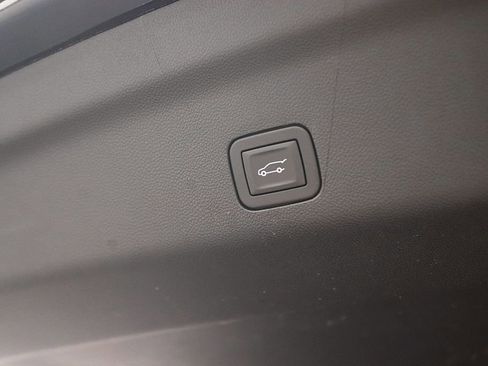 Used 2025 GMC Yukon Denali AWD/4WD image 19