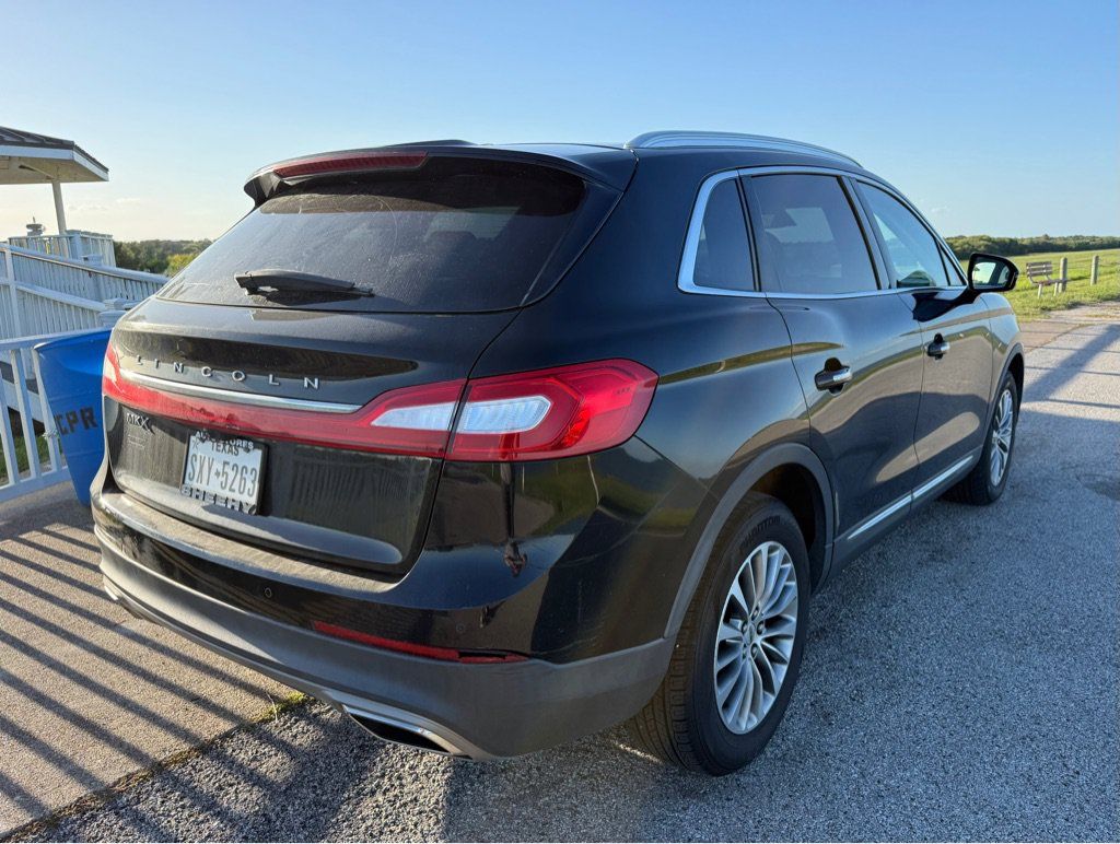 Used 2017 Lincoln MKX Select w/ Select Plus Package FWD image 5