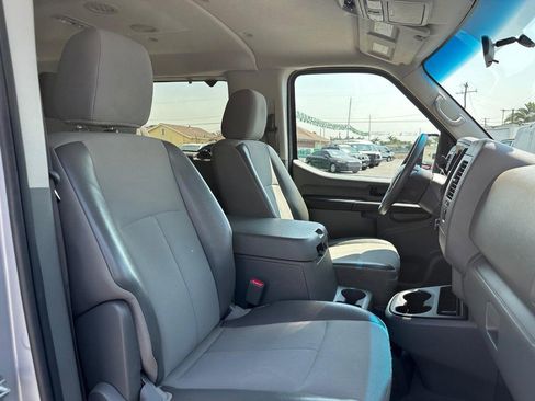 Used 2020 Nissan NV 3500 SV image 22