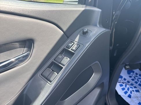 Used 2026 Nissan Frontier SV w/ All-Weather Content Package image 8