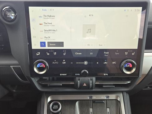 Certified 2025 Lexus GX 550 w/ Accessory Package (2T) image 17