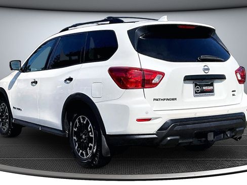 Used 2019 Nissan Pathfinder SL AWD/4WD image 4