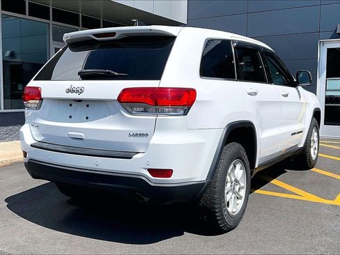 Used 2018 Jeep Grand Cherokee Laredo AWD/4WD image 4