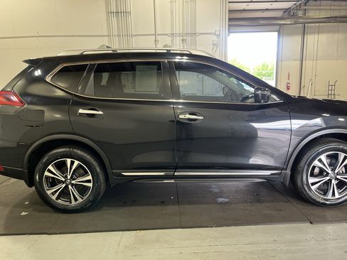 Used 2018 Nissan Rogue SL w/ Premium Package AWD/4WD image 5