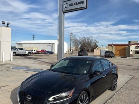 Used 2023 Nissan Altima 2.5 SL image 2
