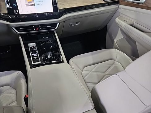 New 2026 Volkswagen Atlas SE FWD image 27