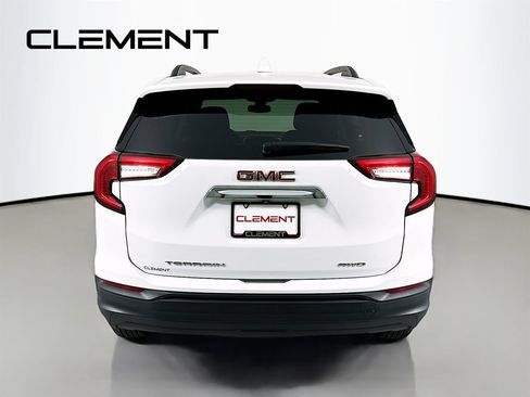 Used 2022 GMC Terrain SLE w/ Driver Convenience Package AWD/4WD image 8