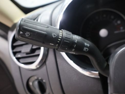 Used 2010 Ford Explorer XLT image 30