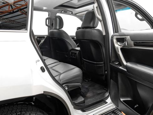 Used 2014 Lexus GX 460 AWD/4WD image 37