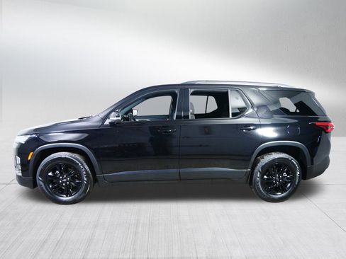 Used 2023 Chevrolet Traverse LT w/ Midnight/Sport Edition image 4