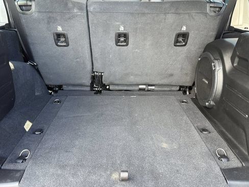 Used 2021 Jeep Wrangler Unlimited Rubicon w/ Dual Top Group AWD/4WD image 7