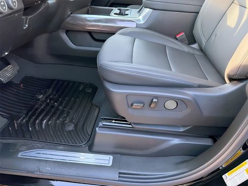 New 2026 Chevrolet Silverado 2500 LTZ w/ LTZ Convenience Package image 14