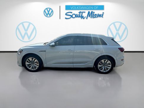 Used 2023 Audi e-tron S Premium Plus image 4