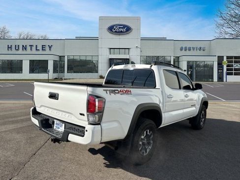 Used 2022 Toyota Tacoma TRD Off-Road w/ TRD Premium Off Road Package image 5