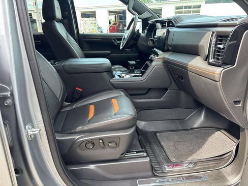 Used 2023 GMC Sierra 1500 AT4 w/ Technology Package AWD/4WD image 18