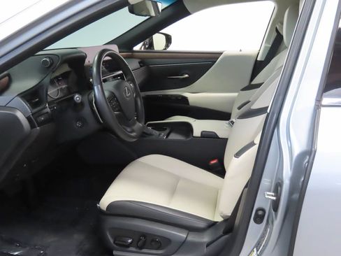 Used 2025 Lexus ES 300h w/ Premium Package FWD image 15