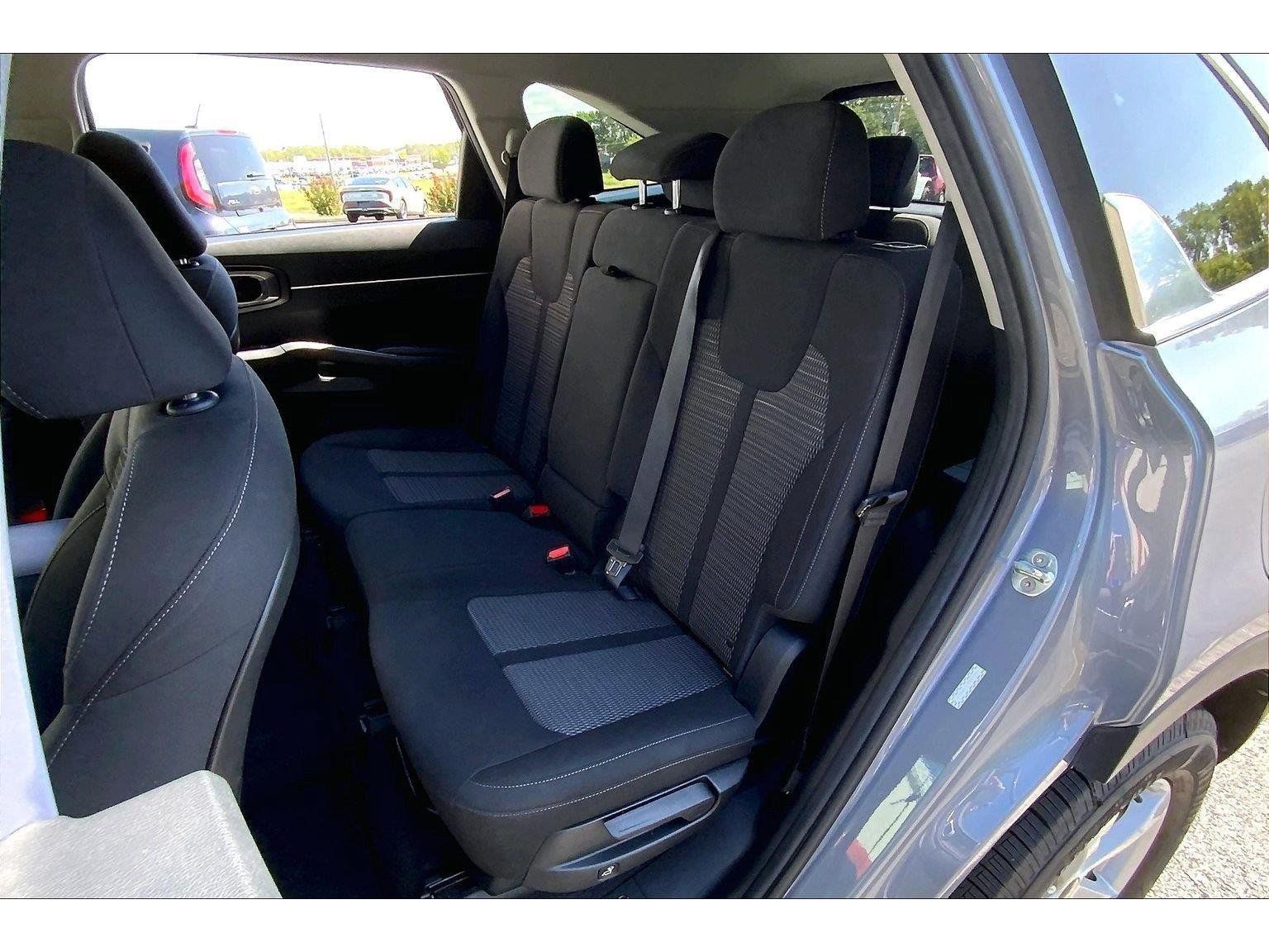 Used 2023 Kia Sorento LX FWD image 22