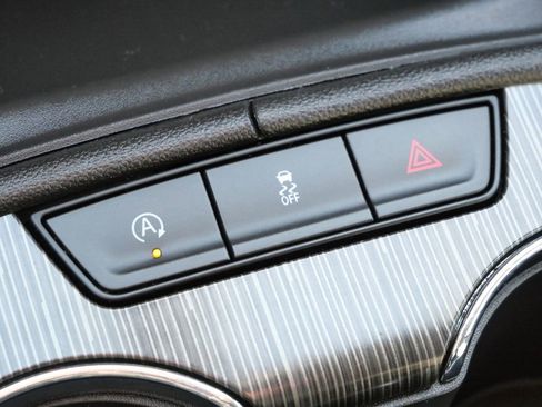 Used 2023 GMC Acadia SLT image 44