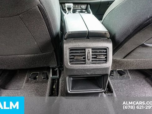 Used 2025 Nissan Rogue S FWD image 31