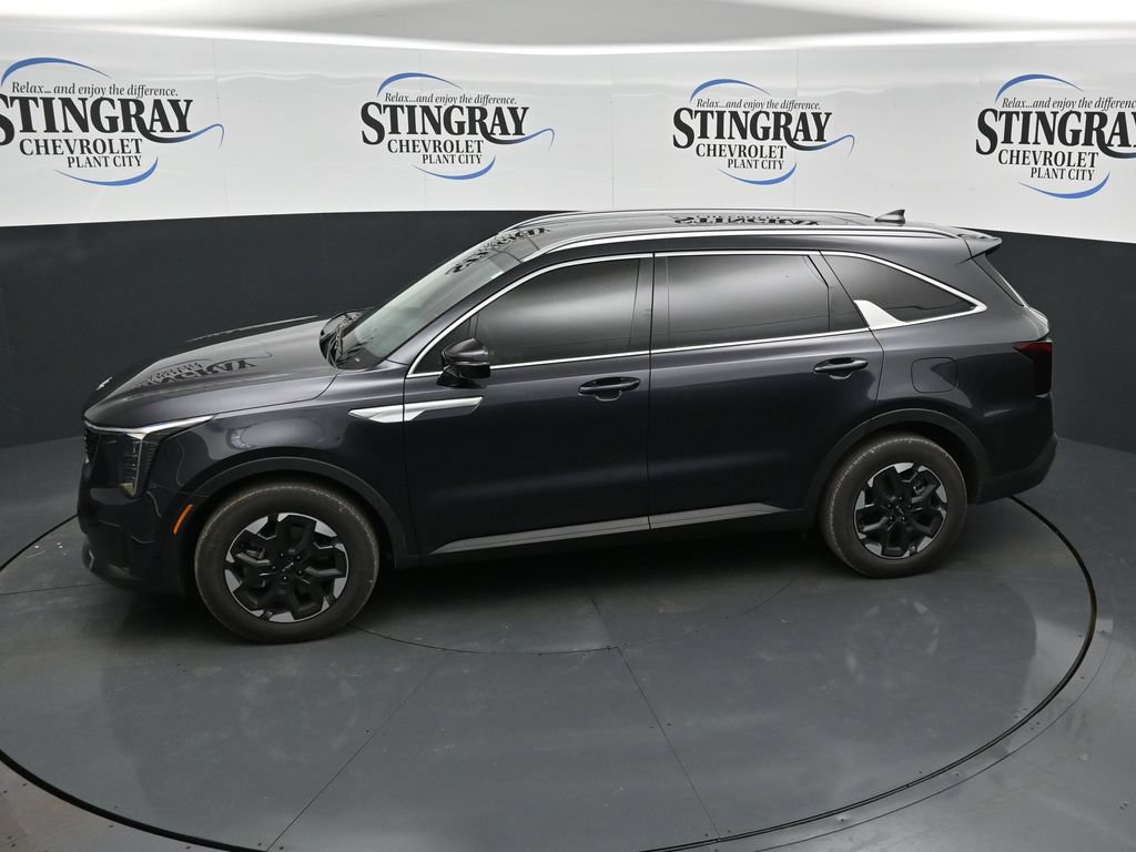 Used 2025 Kia Sorento S w/ Panoramic Sunroof Package FWD image 21
