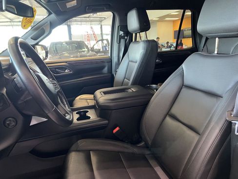 Used 2022 Chevrolet Tahoe Z71 w/ Luxury Package AWD/4WD image 17