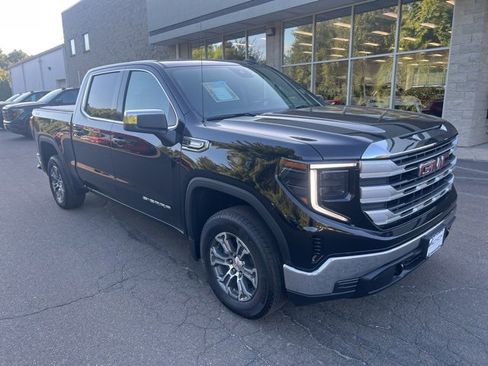 New 2026 GMC Sierra 1500 SLE image 4