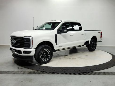Used 2026 Ford F250 Platinum AWD/4WD image 4