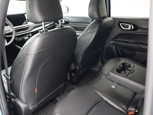Used 2025 Jeep Compass Trailhawk AWD/4WD image 10