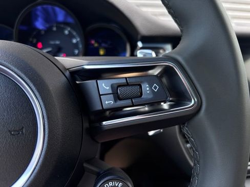 New 2026 Porsche Macan image 16