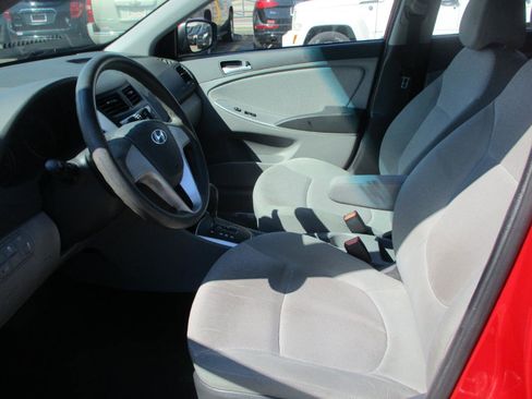 Used 2014 Hyundai Accent GLS image 10