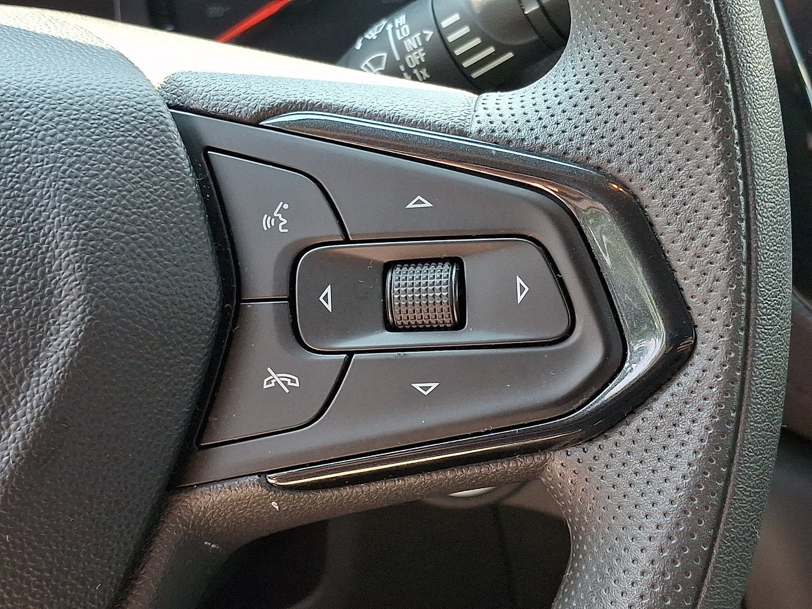Certified 2021 Chevrolet TrailBlazer LT w/ Convenience Package FWD image 23