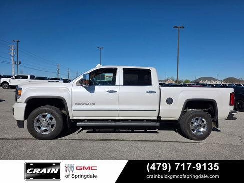 Used 2018 GMC Sierra 3500 Denali w/ Duramax Plus Package AWD/4WD image 4