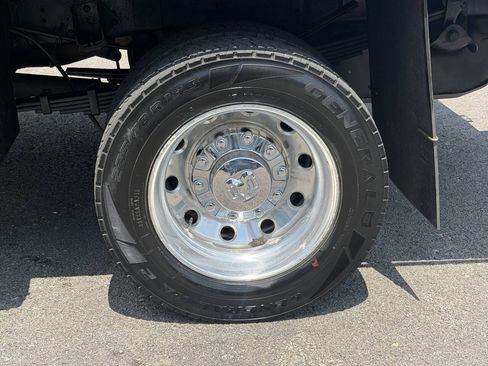 Used 2020 RAM 5500 Tradesman w/ Chrome Appearance Group AWD/4WD image 39