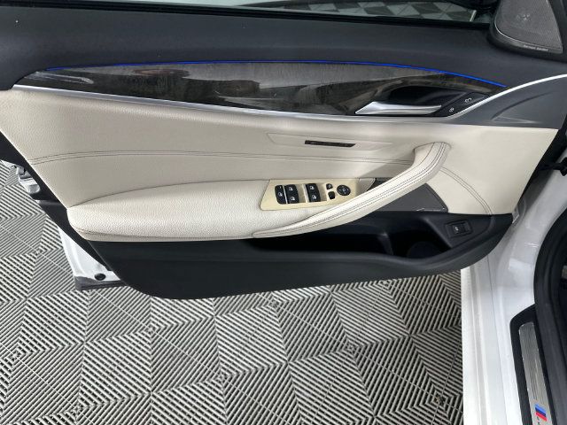 Used 2021 BMW 540i xDrive w/ M Sport Package AWD/4WD image 6