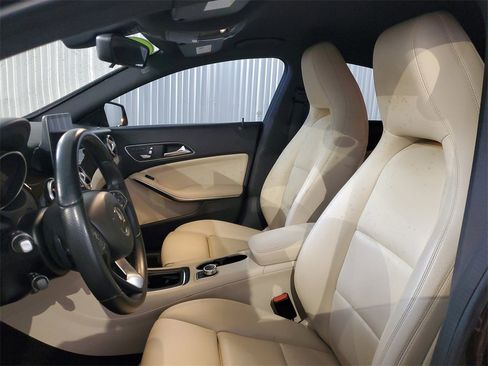 Used 2018 Mercedes-Benz CLA 250 image 16