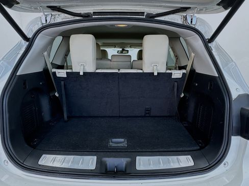 Used 2019 INFINITI QX60 Luxe w/ Essential Package image 18