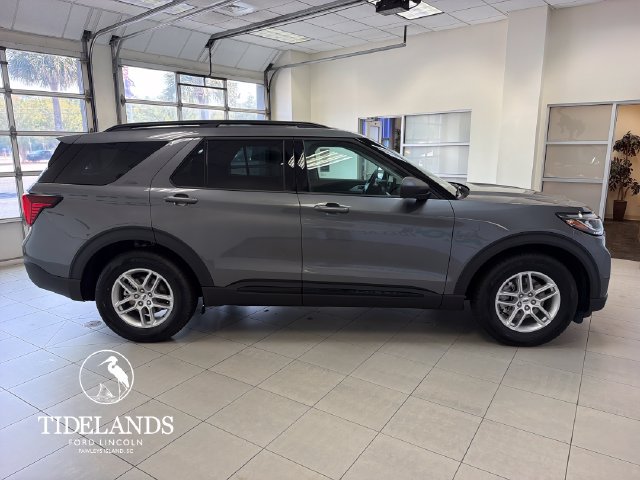 New 2026 Ford Explorer Active RWD image 8