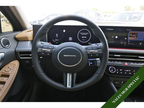 Used 2025 Hyundai Sonata Limited FWD image 15