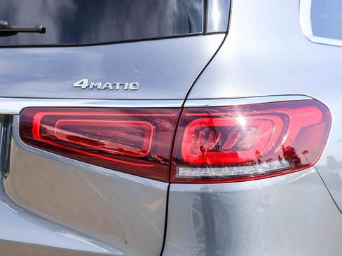 Used 2021 Mercedes-Benz GLS 450 4MATIC image 26