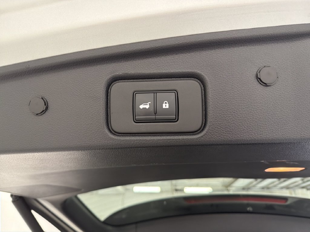 Certified 2025 Nissan Pathfinder Platinum w/ Cargo Package FWD image 18