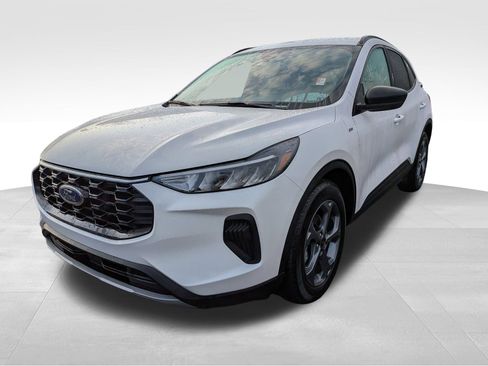 Certified 2025 Ford Escape ST-Line w/ Equipment Group 301A image 9