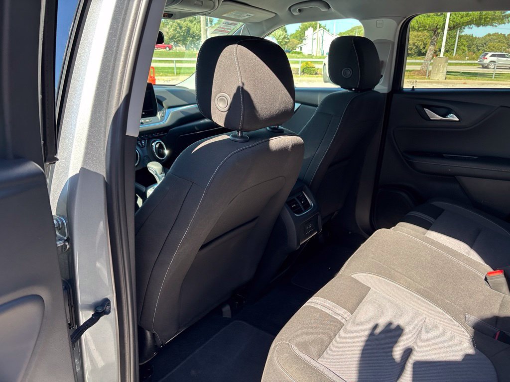 Used 2025 Chevrolet Blazer LT FWD image 16