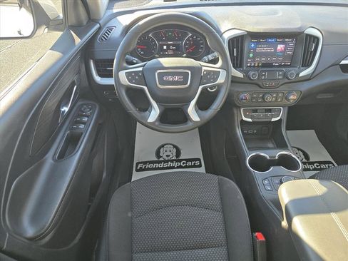 Used 2023 GMC Terrain SLE w/ Driver Convenience Package image 3