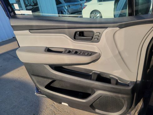Used 2019 Honda Odyssey EX-L image 18