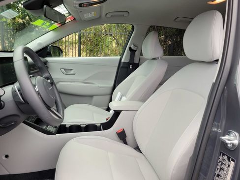 Used 2024 Hyundai Kona SEL FWD image 12